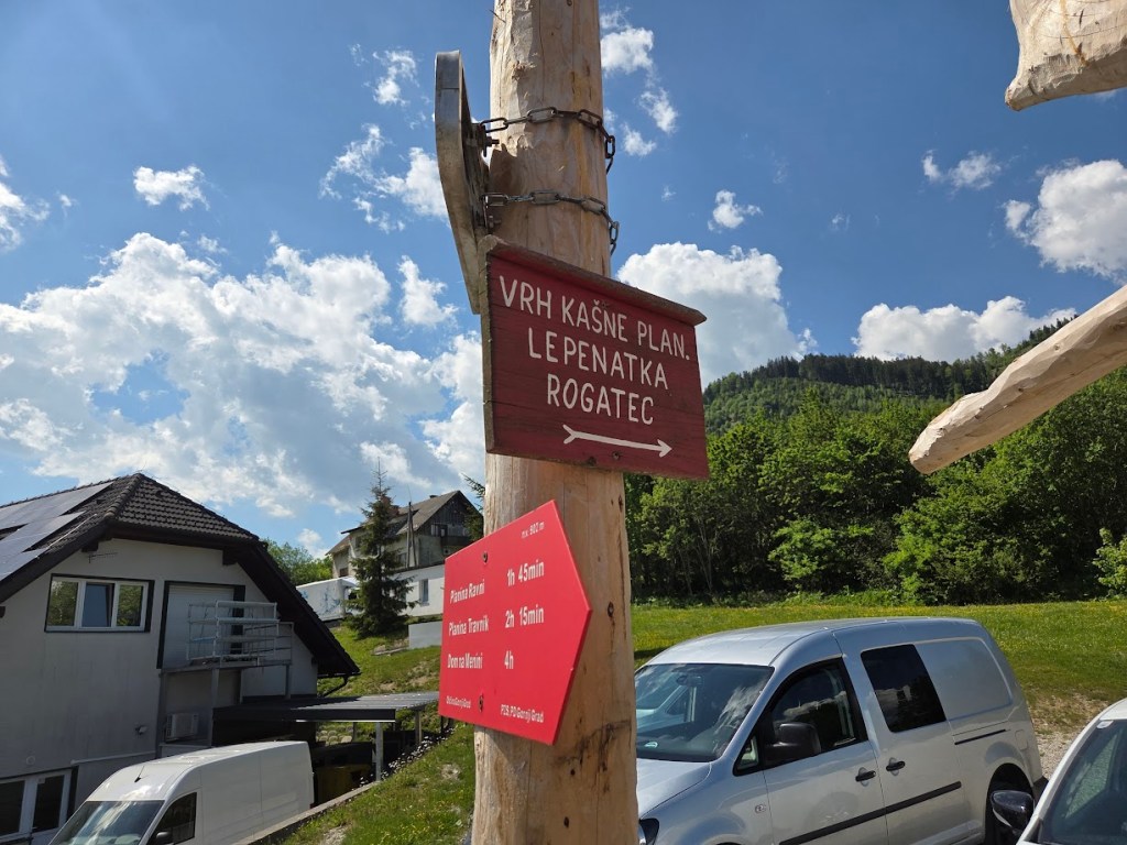Črnivec - izhodišče za številne planinske poti, Kranjska reber, Kašna planina in druge